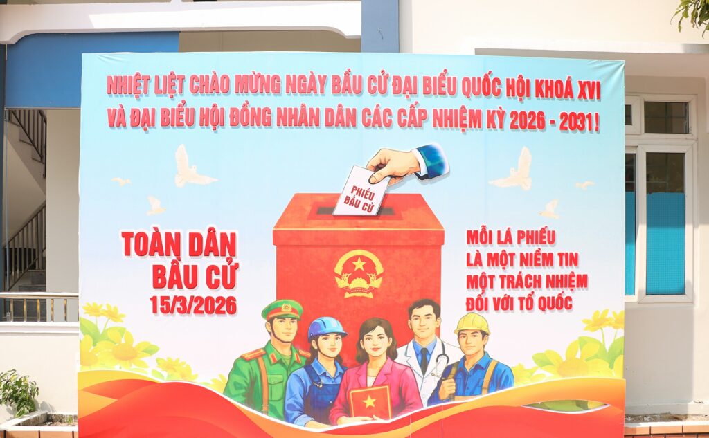 Trang tri bau cu 11