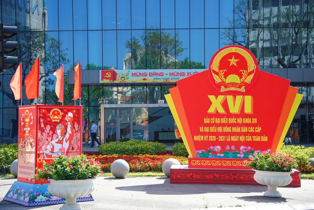Trang tri bau cu 2