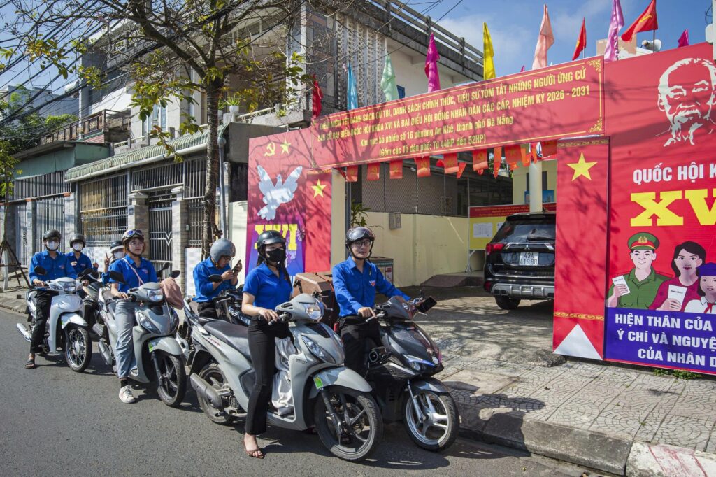 Tuoi tre xung kich tuyen truyen bau cu 1