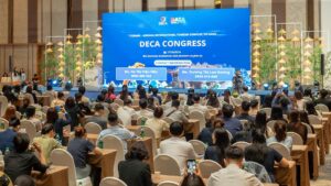 hinh-anh-4-khach-tham-du-buoi-le-gioi-thieu-deca