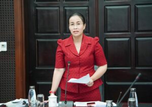 LAM VIEC (2)