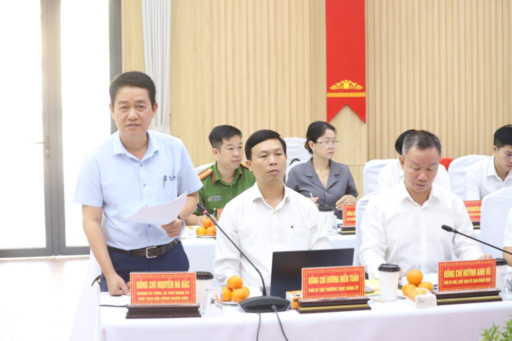 Lam viec voi Ban thuong vu Dang uy Hoa Khanh 4 2026 1 1775699672