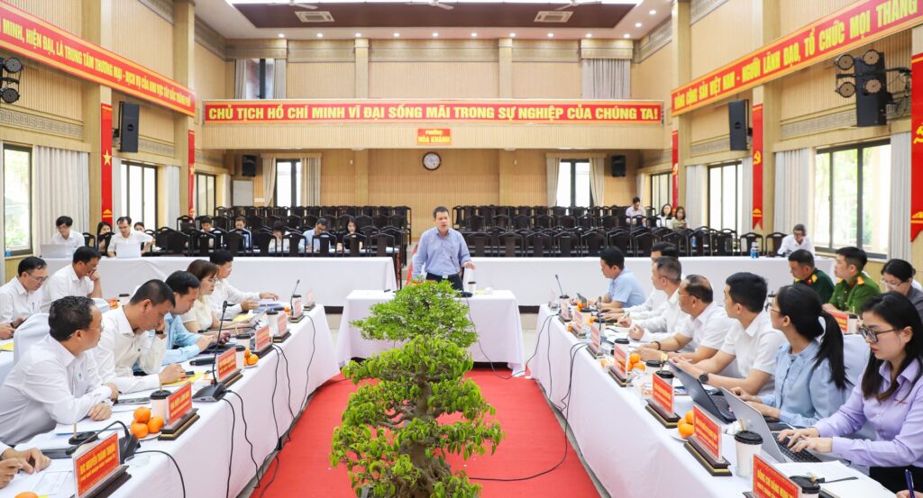 Lam viec voi Ban thuong vu Dang uy Hoa Khanh 4 2026 2 1775699669
