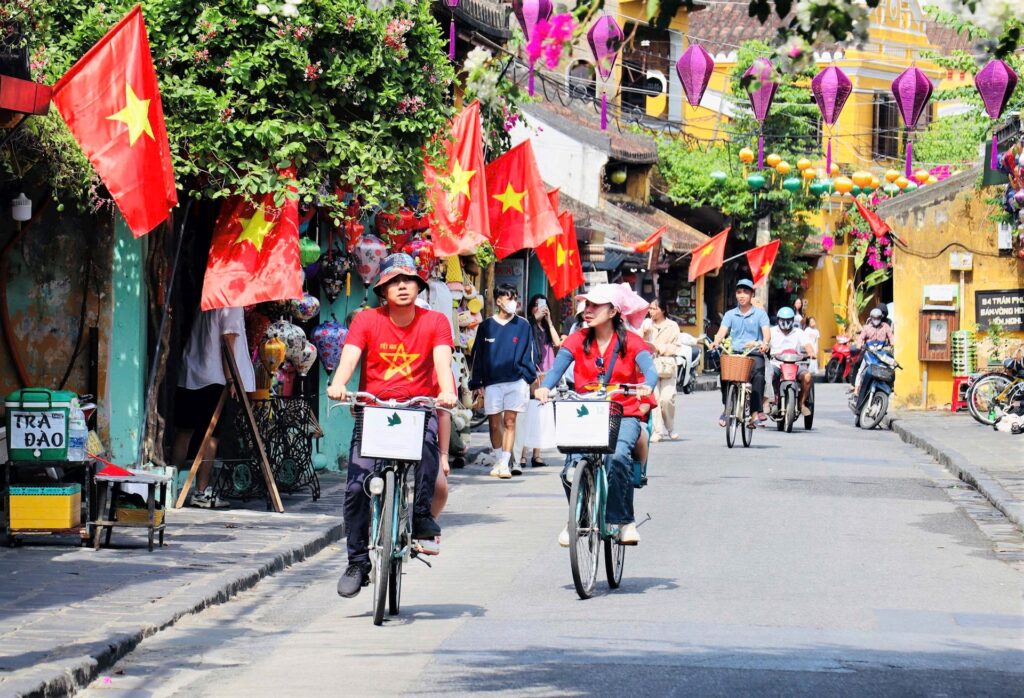 Lam viec voi Dang uy xa Hoi An 4 2026 2 1776736849