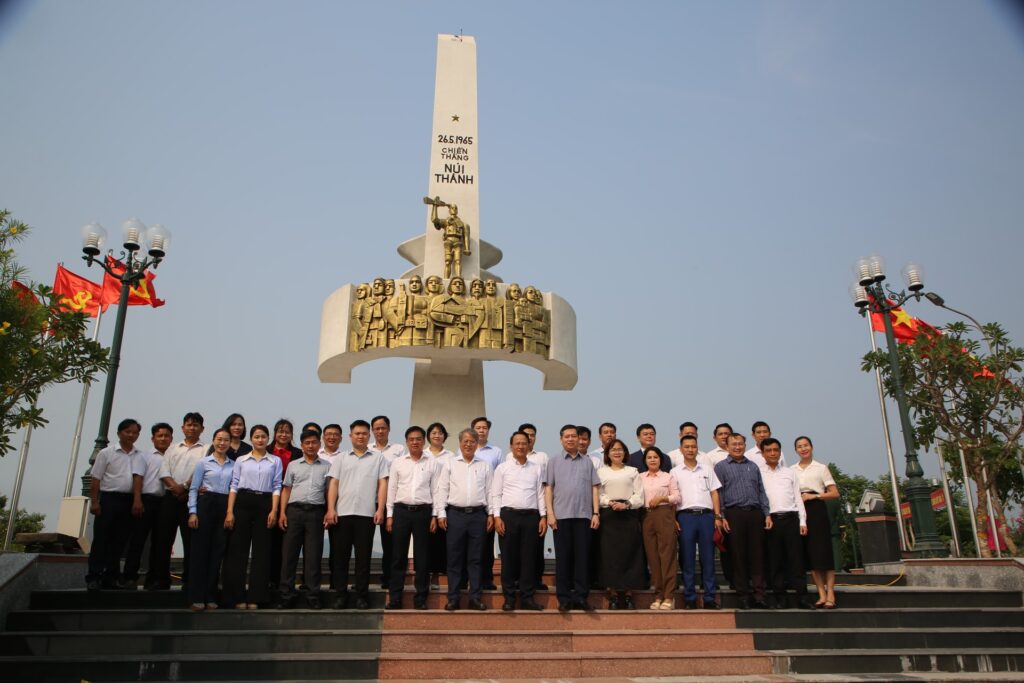 Lam viec voi Dang uy xa Nui Thanh 4 2026 6 1776736858
