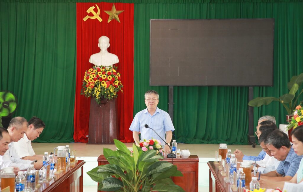 Lam viec voi Hoi An Dong hoi An Tay 1776999135