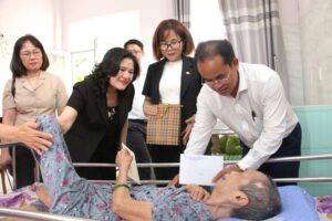 Tham Trung tam Phung duong Nguoi co cong_1