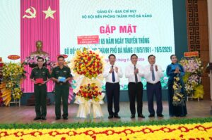 65 nam ngay bo doi bien phong