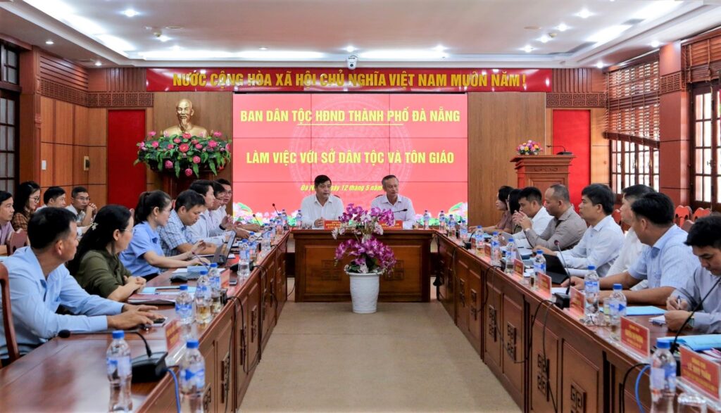 Ban Dan toc HDND lam viec voi So Dan toc thang 5 2026 1778656312