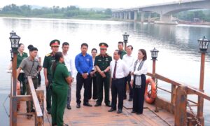 Dang huong tuong niem anh hung liet si tai Quang Tri_1