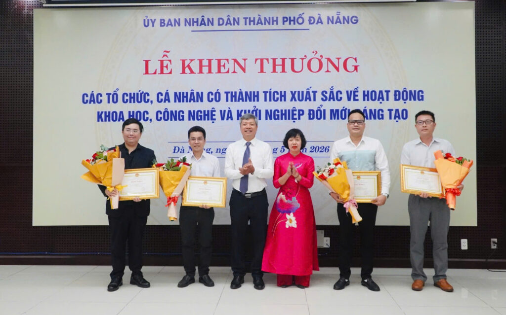 Khen thuong hoat dong KHCN 2026 1778811034