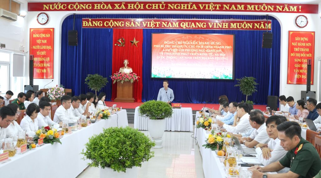 Lam viec voi Ngu Hanh Son 1779331194