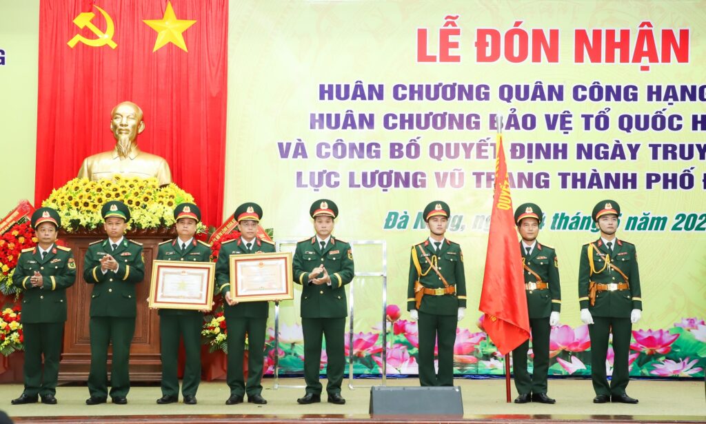 Luc luong vu trang thanh pho nhan quan cong hang nhat 1777947728
