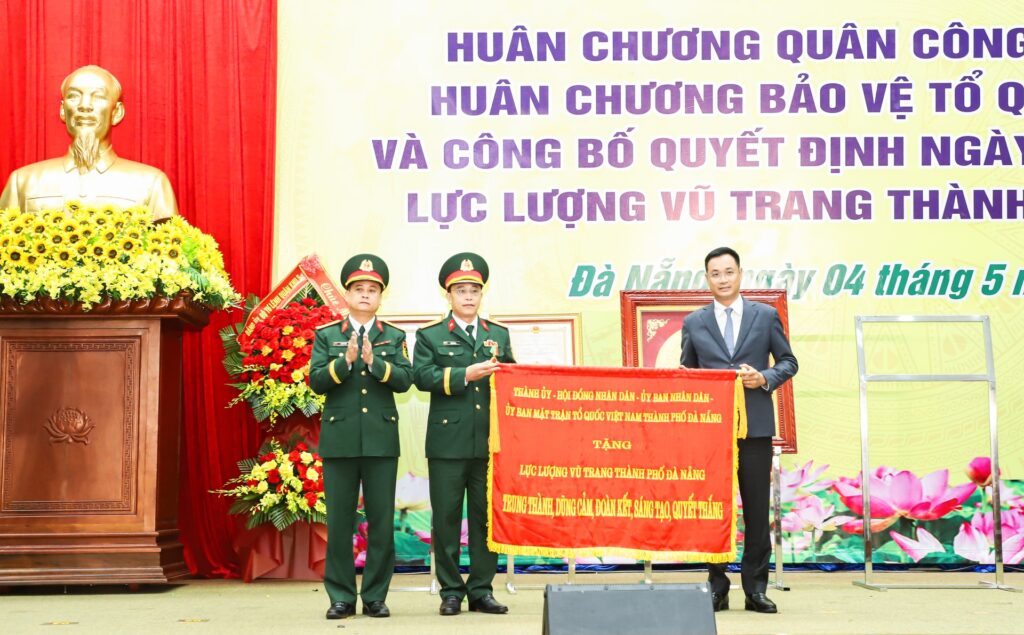Luc luong vu trang thanh pho nhan quan cong hang nhat 2 1777947722