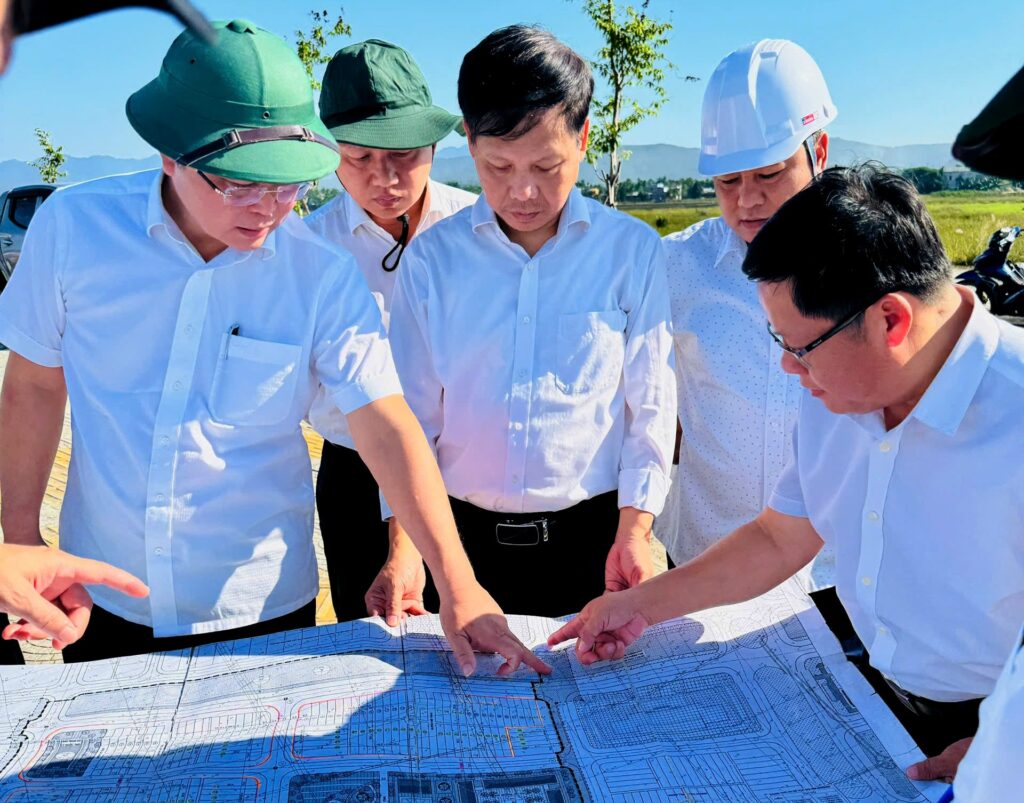 Mat tran lam viec voi Hoa Vang 1779856055