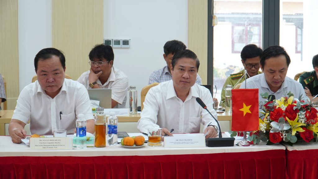 Nang cap cua khau phu Tay Giang Ta Lum 1778813008