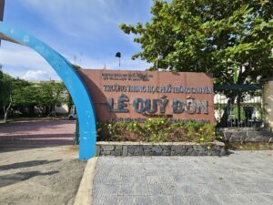 Nang cap truong chuyen Le Quy Don