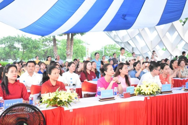 Van hoa doc 2026 1 1779704607