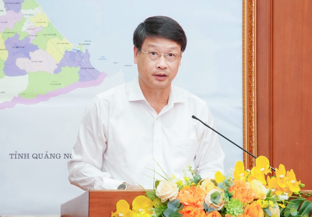 Xay dung doi ngu can bo giai doan moi 1 1780023057