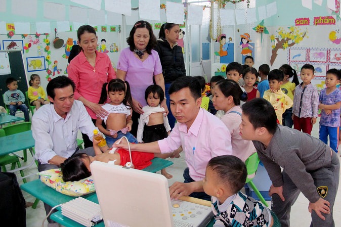Ho tro phau thuat tim cho tre em 1780281454