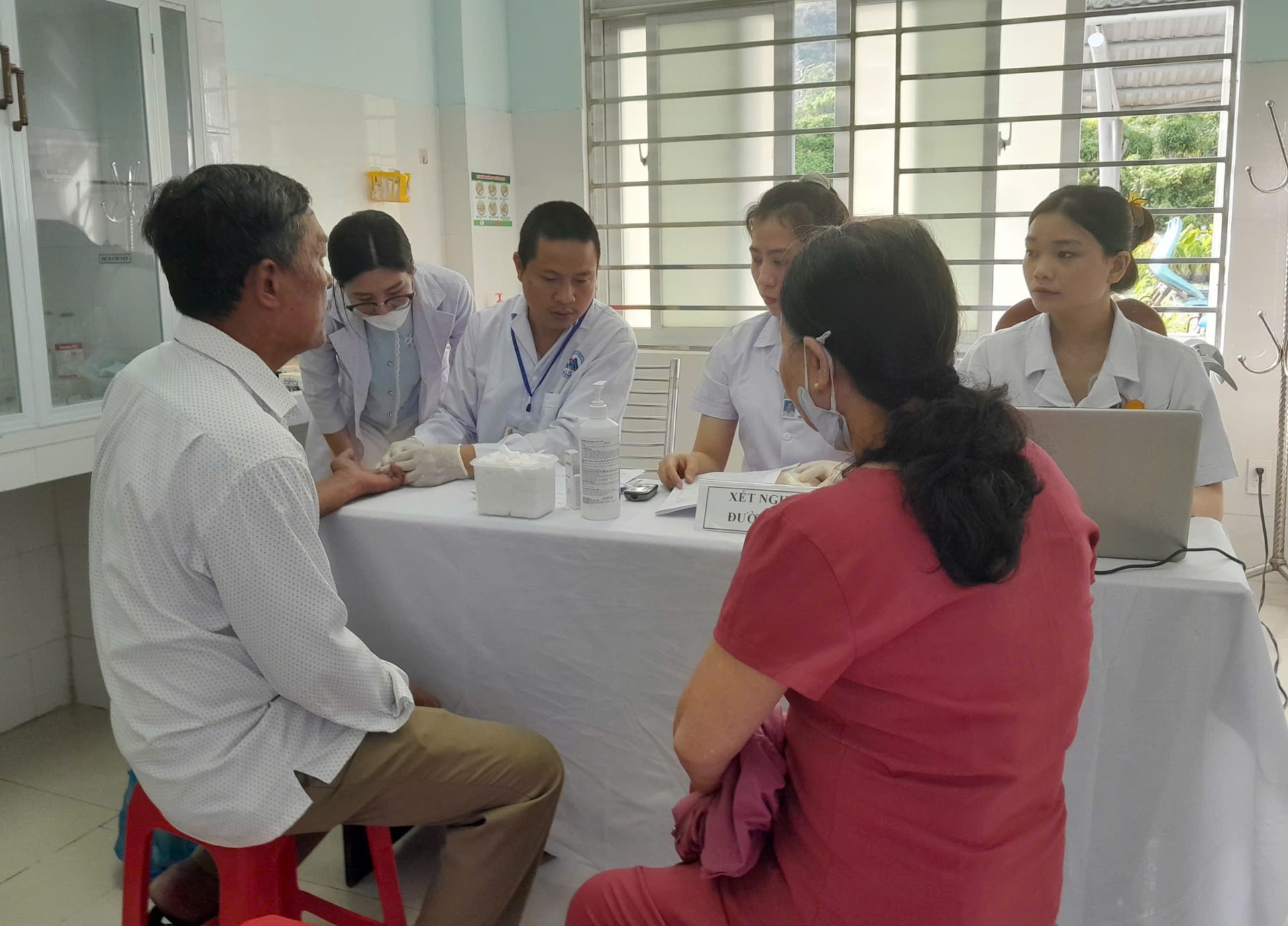 Khoi dong chien dich kham suc khoe dinh ky cho nguoi dan 1 1780884657
