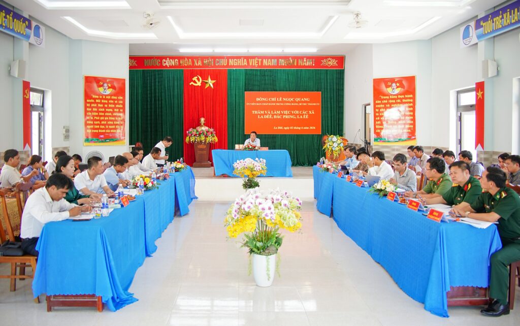 Lam viec cac xa bien gioi phia Tay 2026 1 1780453989