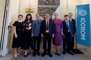 Lam viec voi Cong hoa Y_2