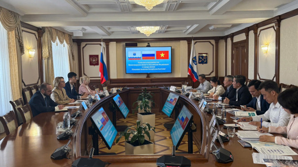 Moi doanh nghiep Nga vao khu thuong mai tu do 1782181461