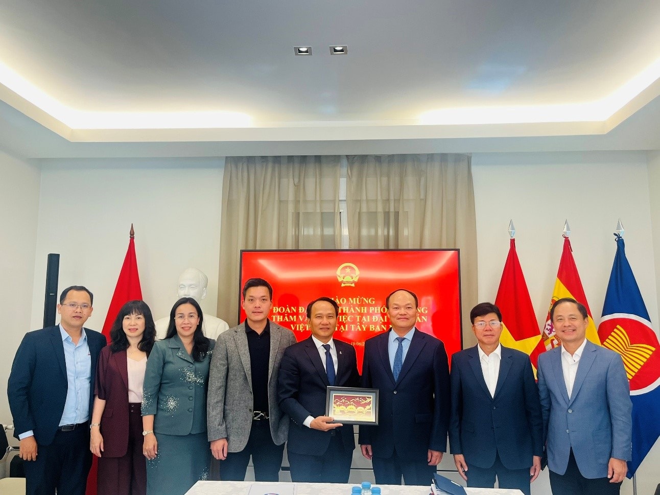 Tham cong quoc Monaco va Tay Ban Nha 5 1782096591