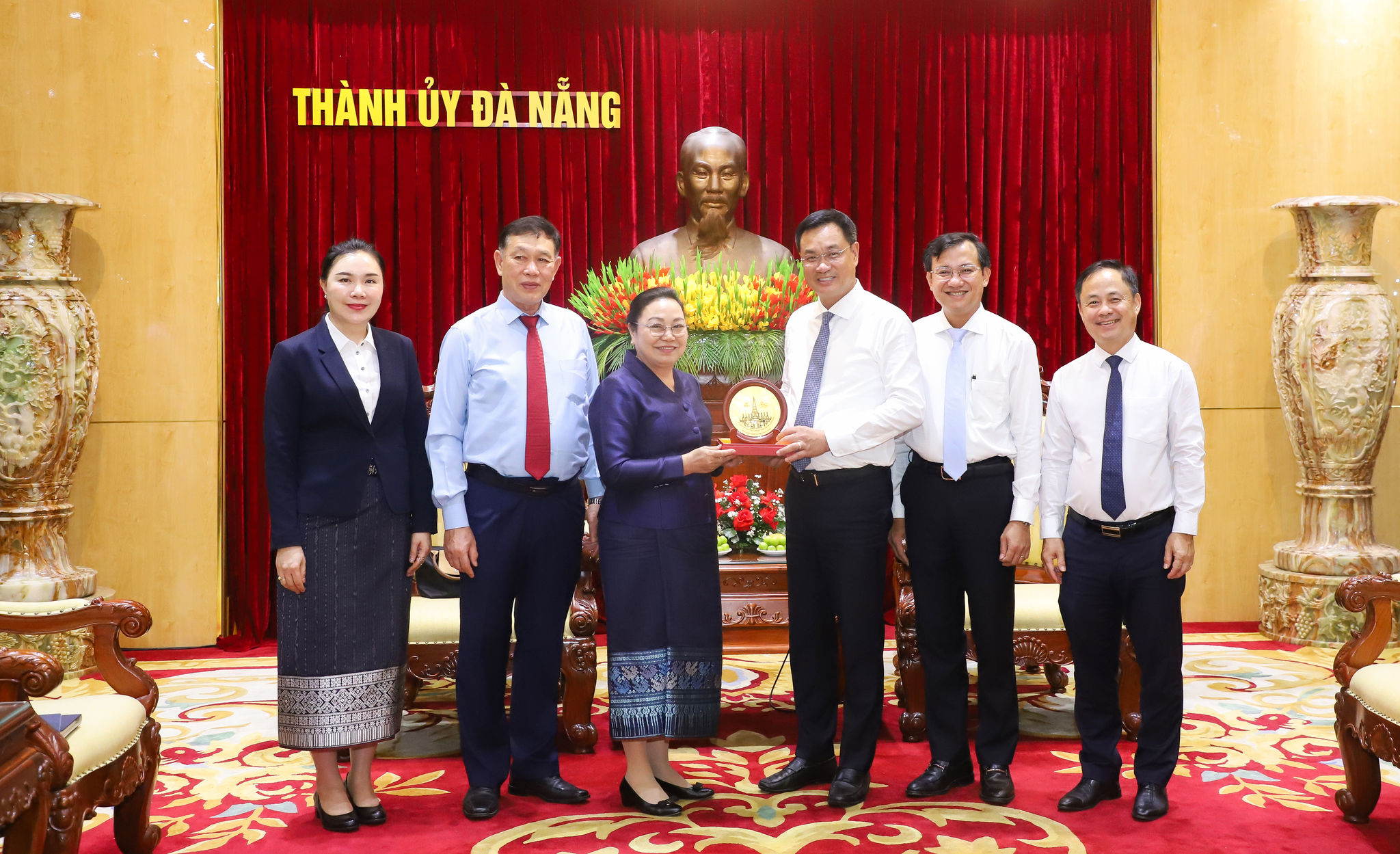 Tiep dia phuong Nam Trung Lao 1 1782702344