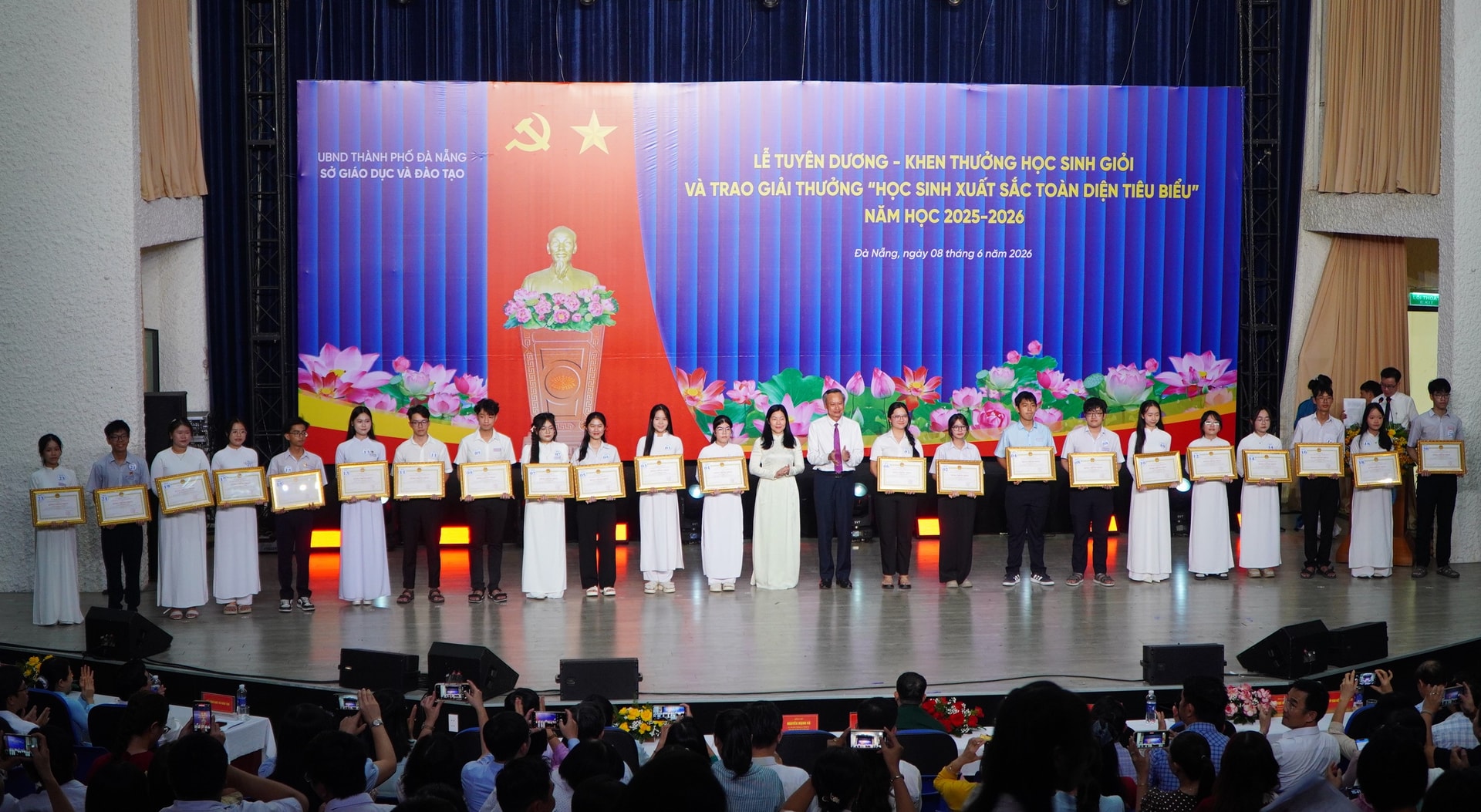 To chuc le tuyen duong khen thuong HSG 2026 2 1780970373
