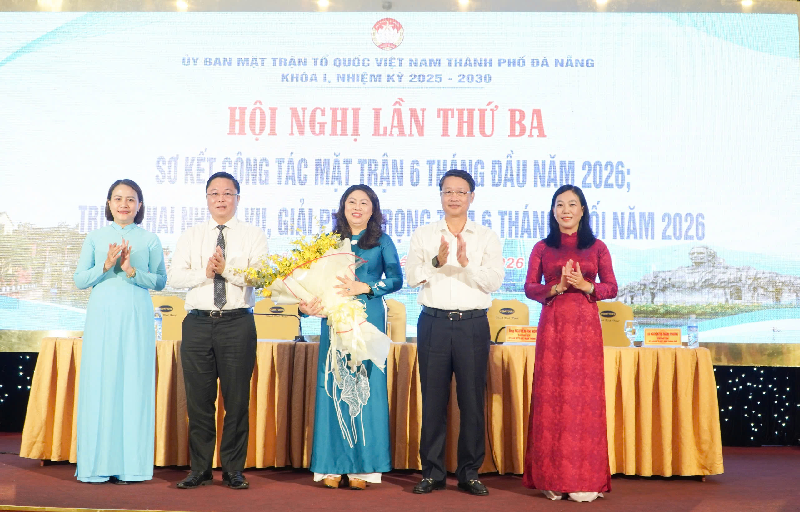 Ba Thu Lan giu chuc PCT UBMTTQVN 1783390465