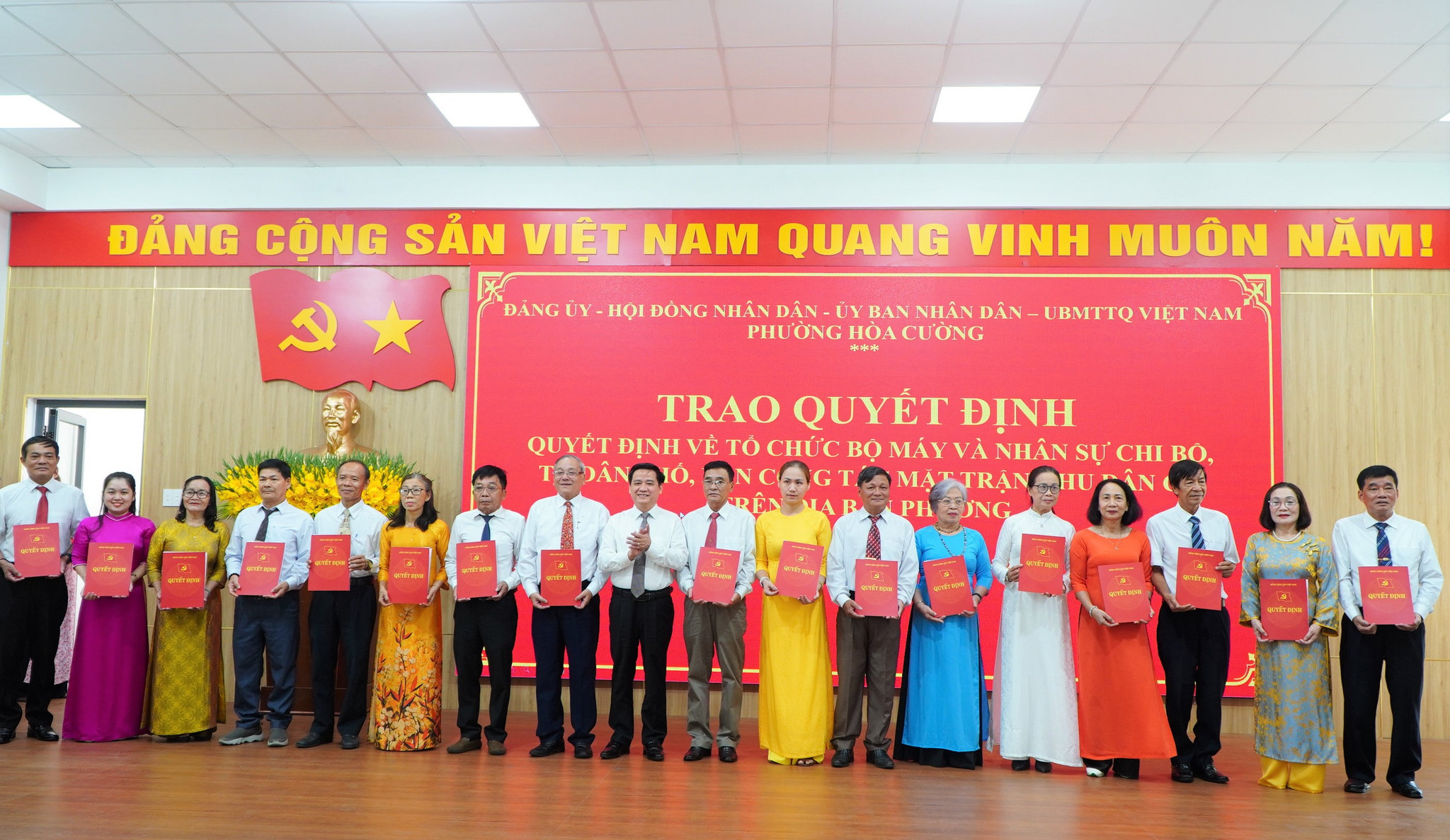 Cong bo quyet dinh thanh lap to dan pho 1782872988