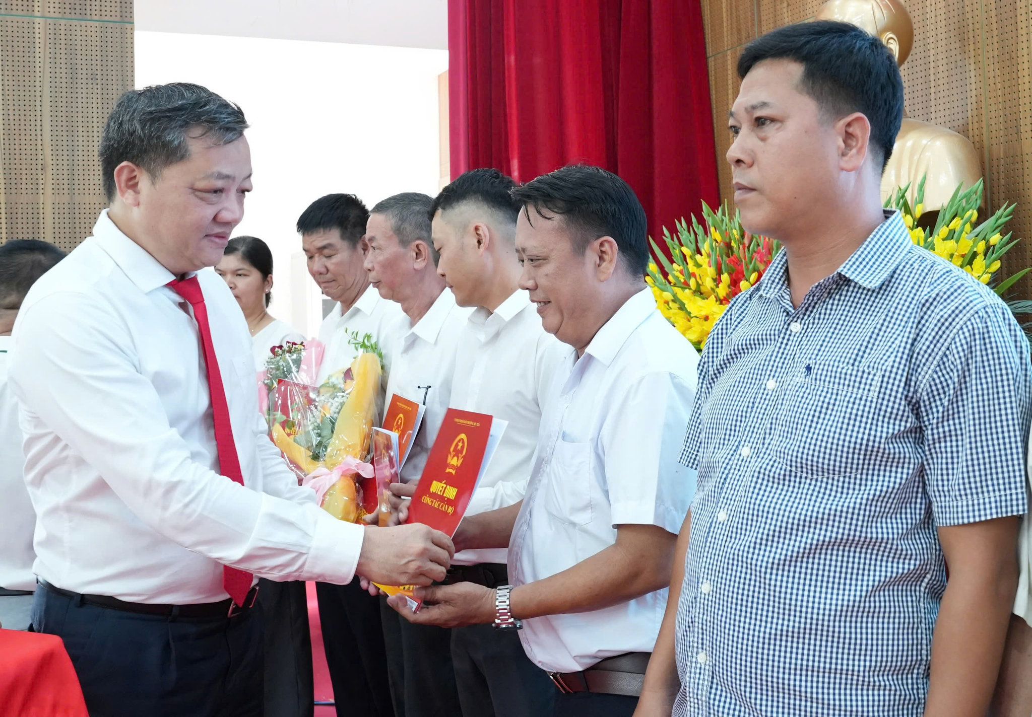 Cong bo quyet dinh thanh lap to dan pho 2 1782872980
