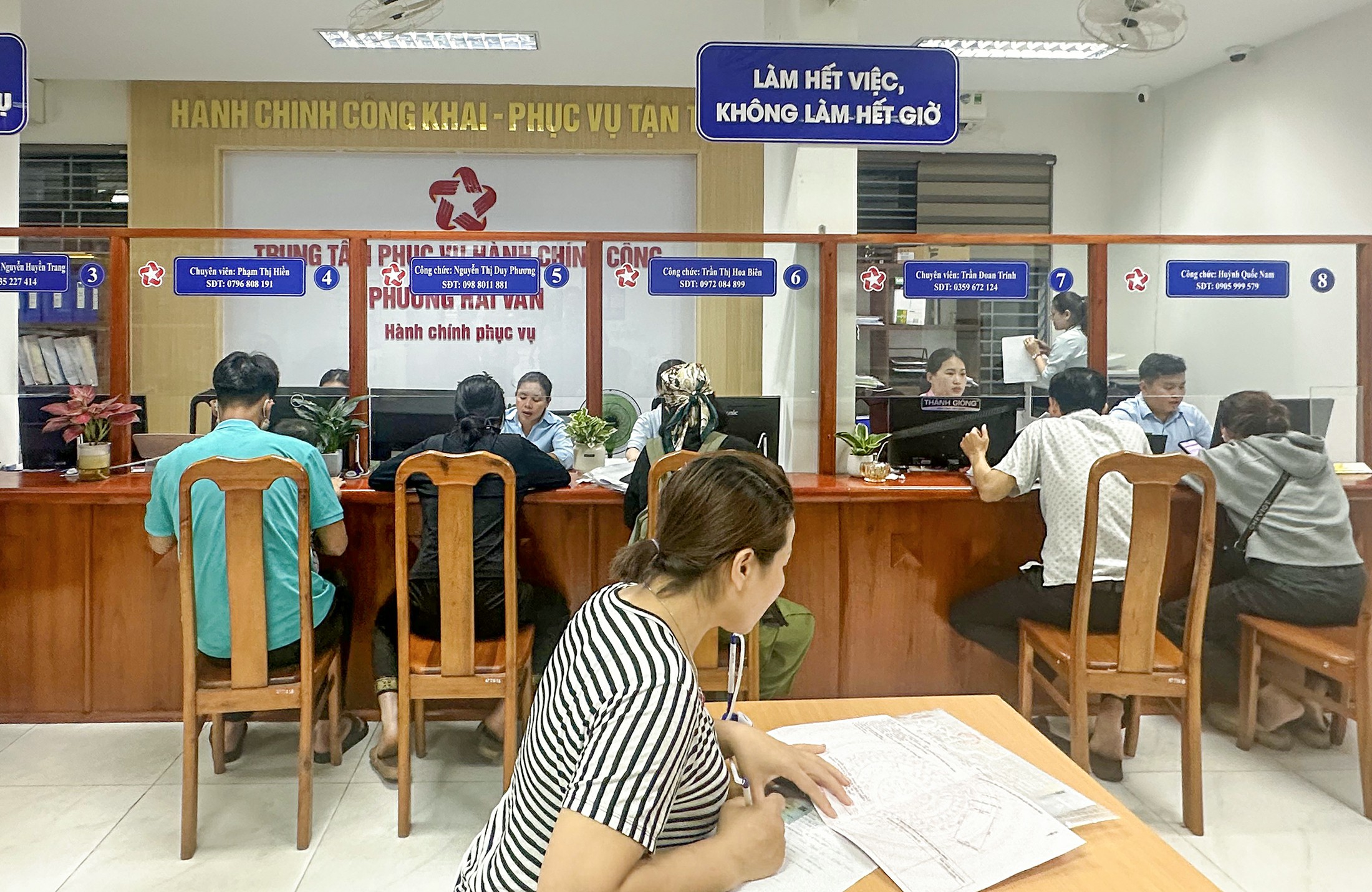 Hoi nghi ban chap hanh Thanh uy lan 4 1 1783309075