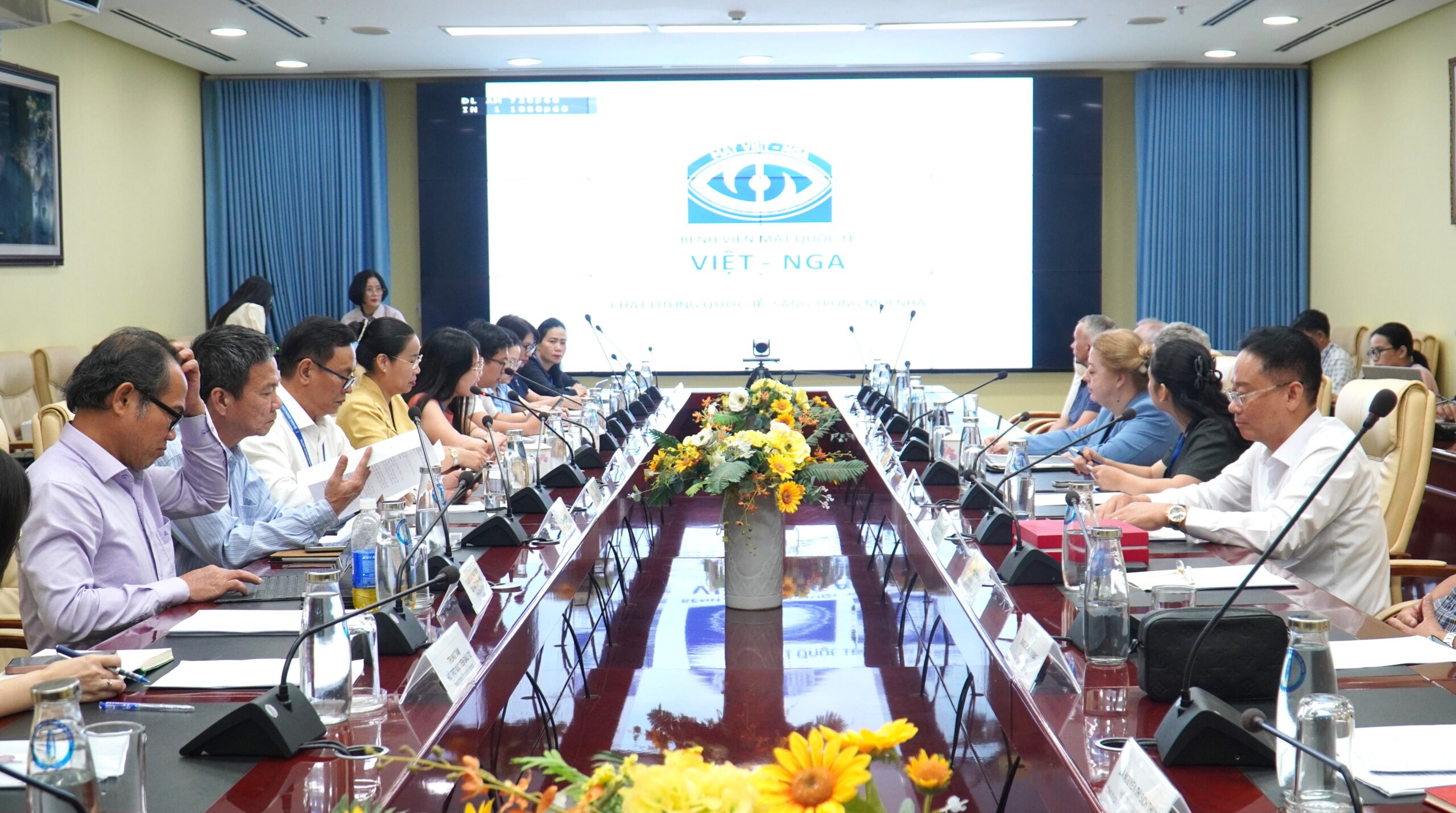 Lam viec vien mat Viet Nga 1783390800 scaled