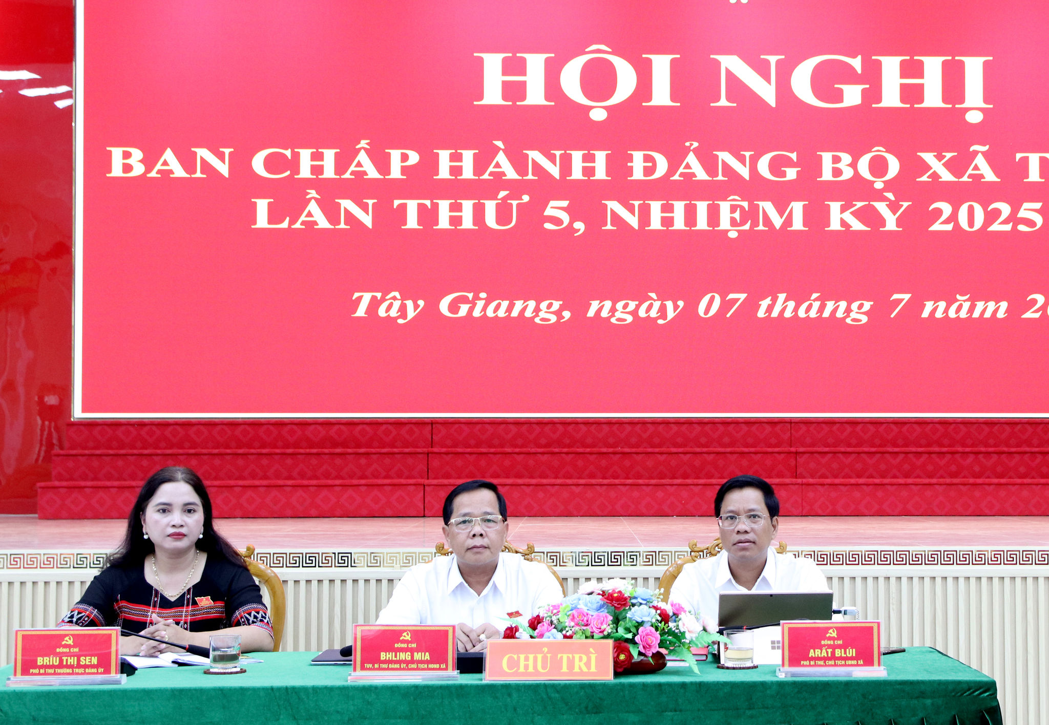 Lam viec voi Tay Giang 7 26 1 1783483971