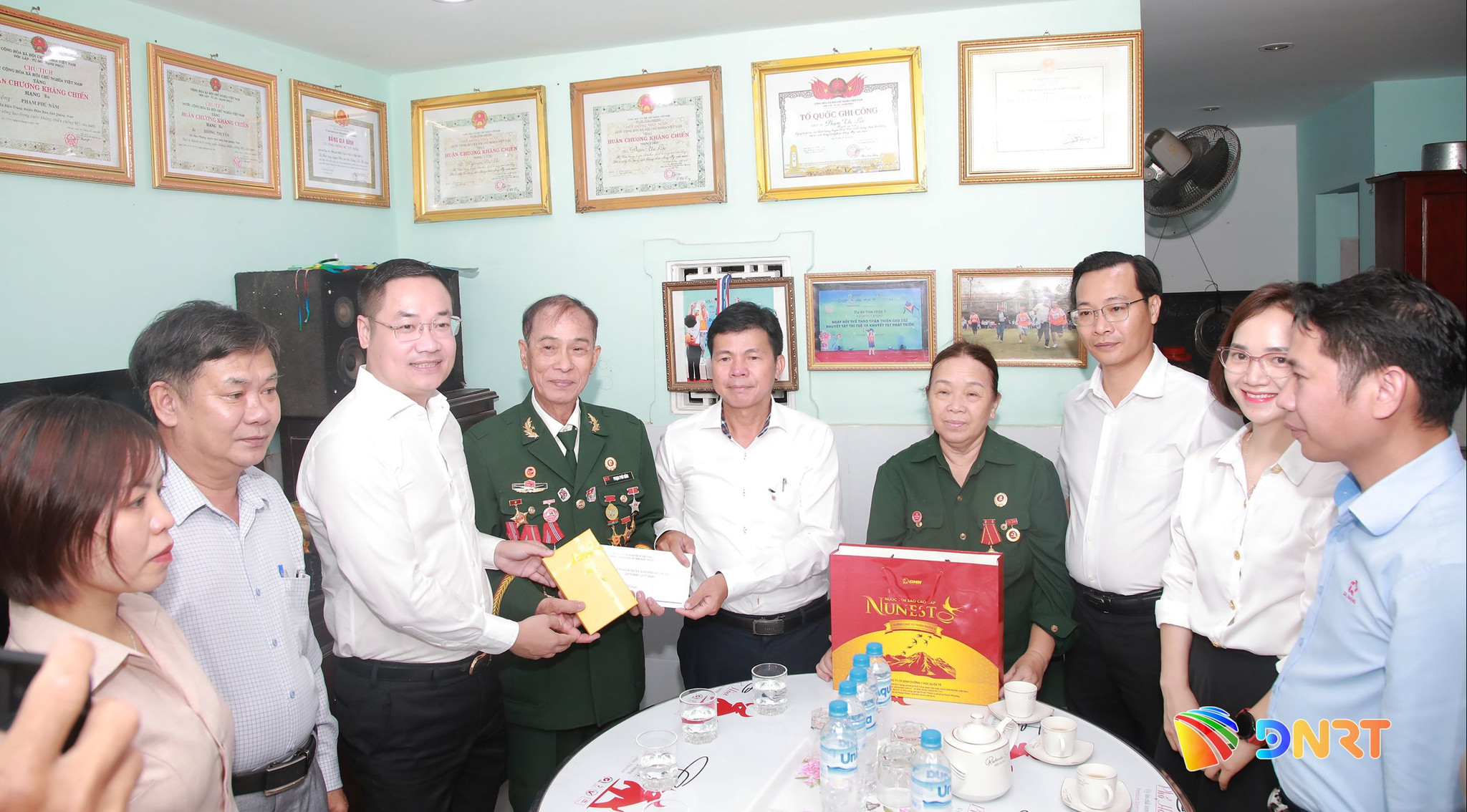 Tang qua gia dinh chinh sach 27 7 26 17 1784775619