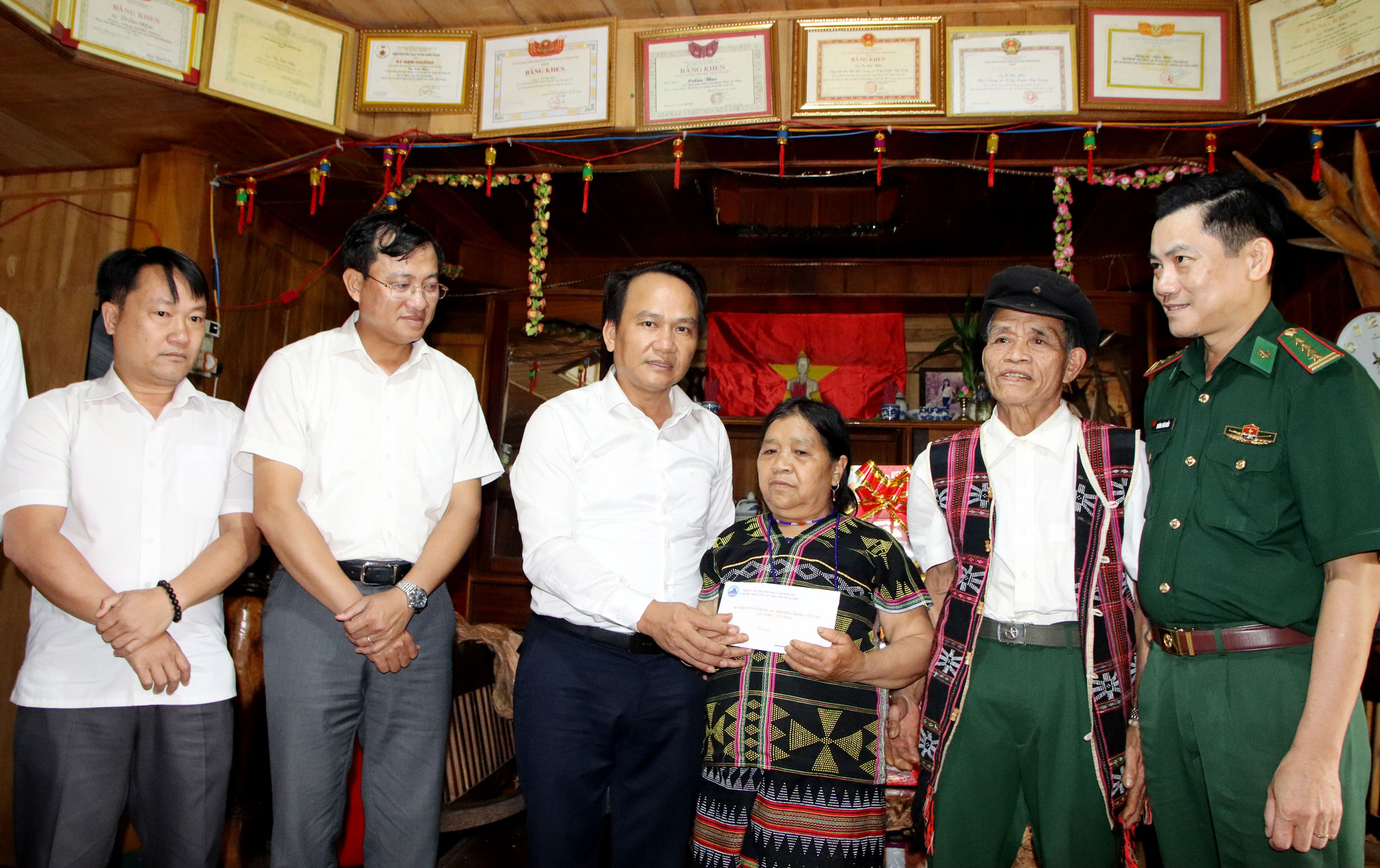Tham gia dinh chinh sach tai Hung Son 1 1783391225