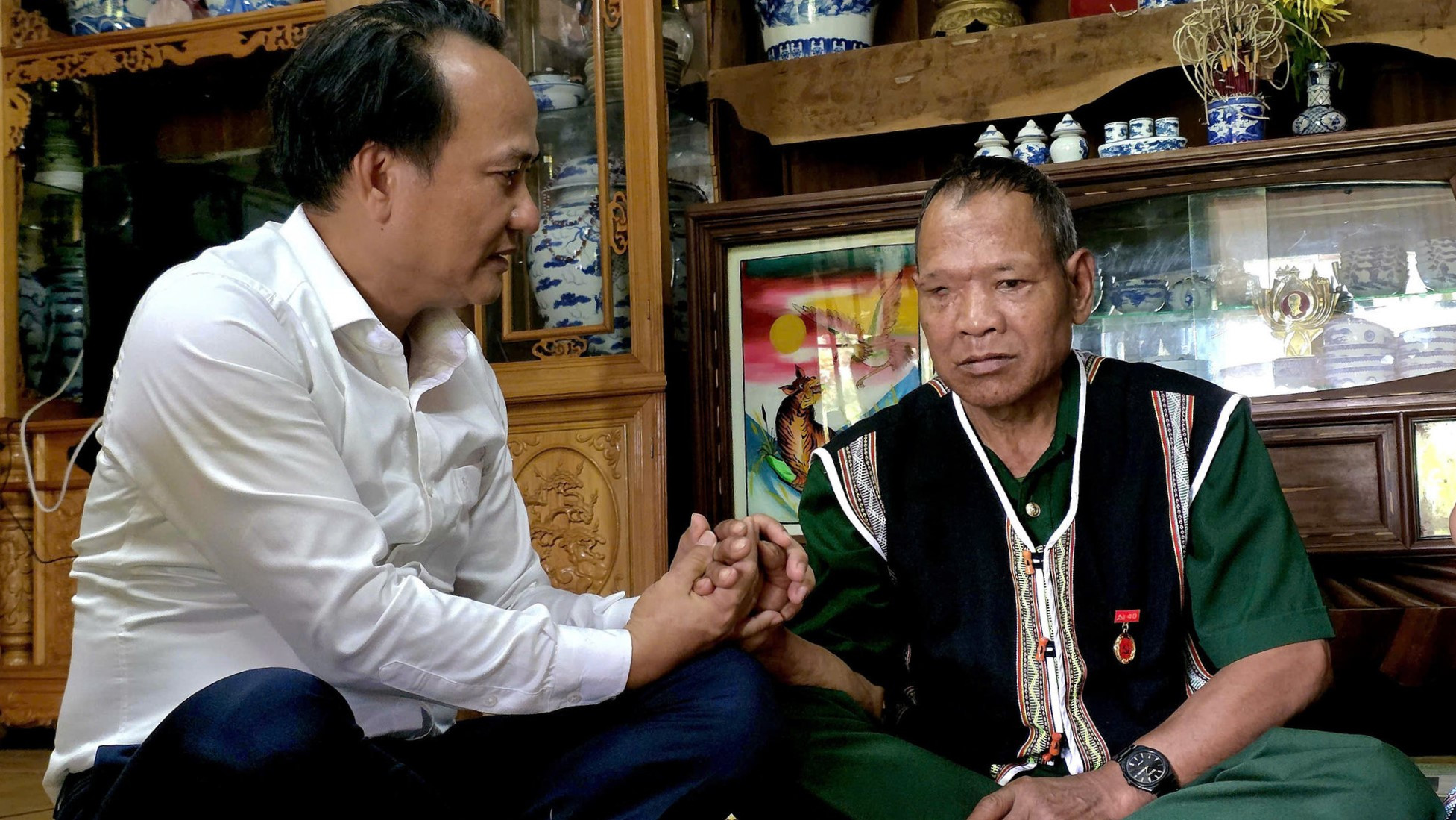 Tham gia dinh chinh sach tai Hung Son 3 1783391218