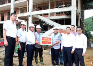 Tien do truong lien cap Avuong