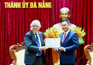 Tiep Giao su doat Nobel kinh te Paul Romer
