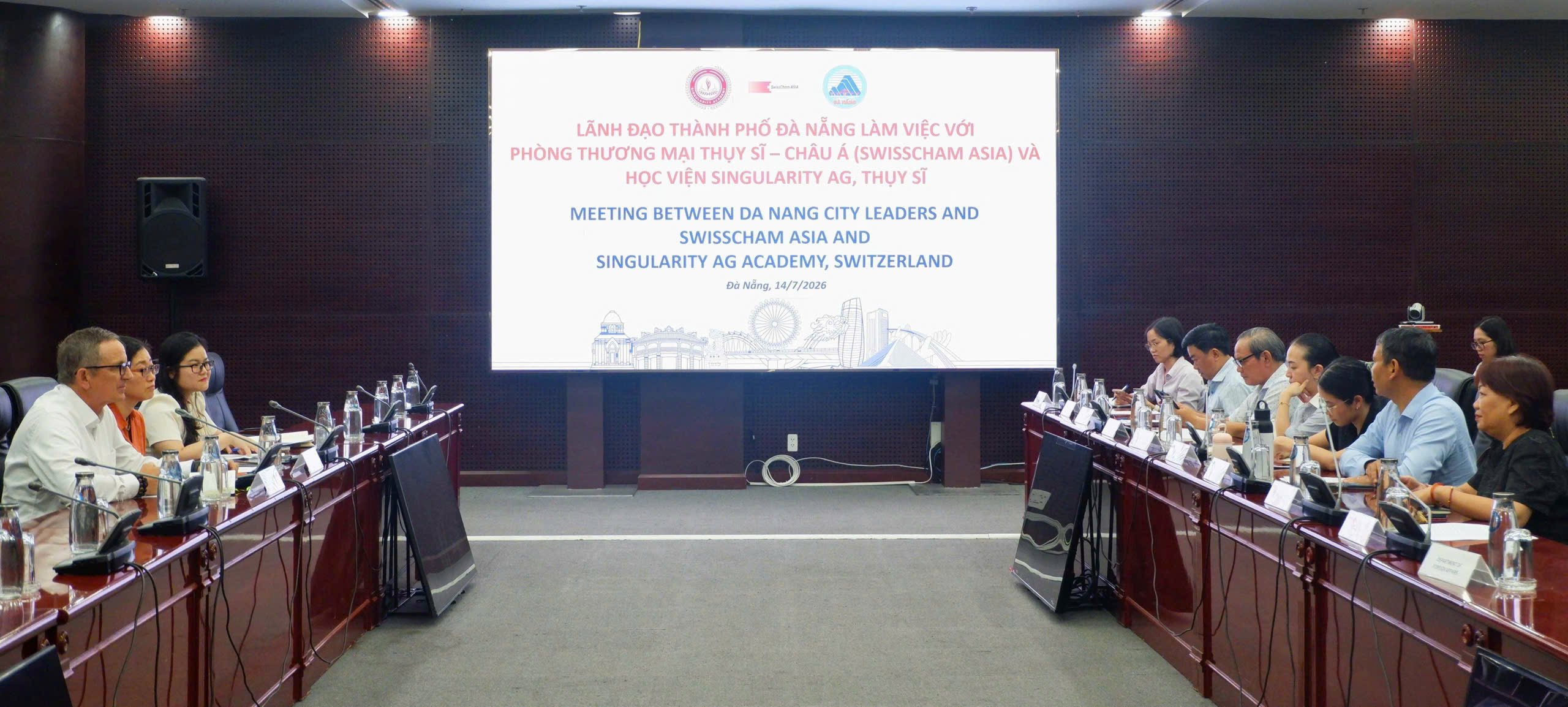 Trao doi hop tac Thuy Si 1784082083