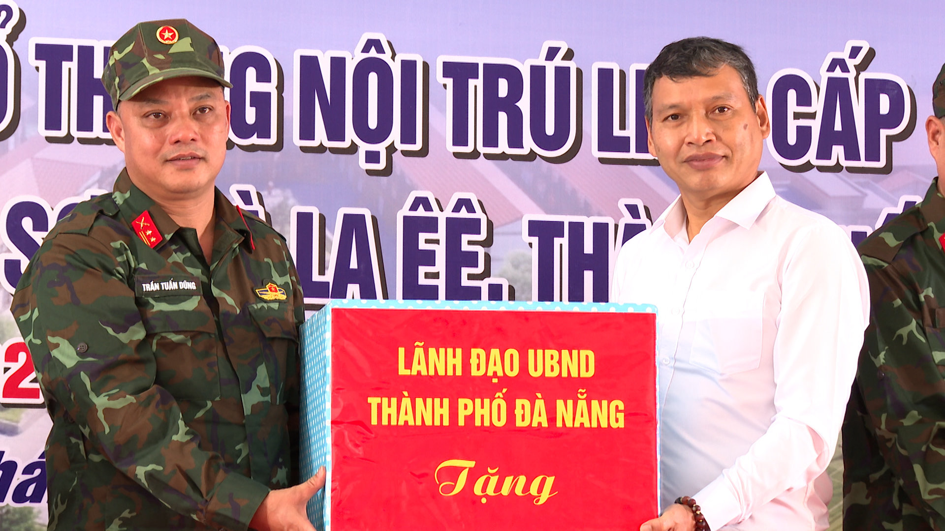 Xay truong than toc Hung Son La Ee 1784516566