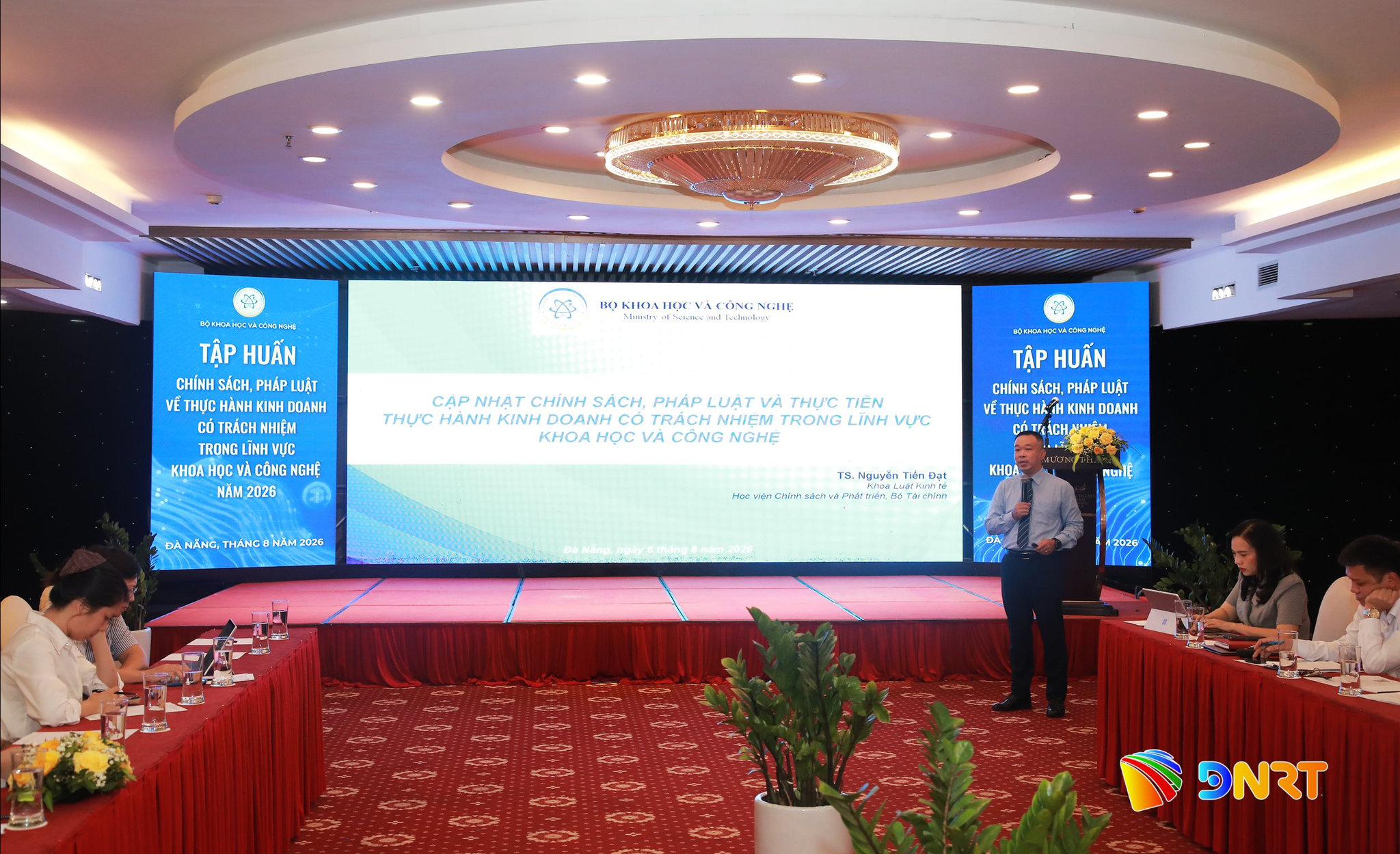 Kinh doanh co trach nhiem trong linh vuc Khoa hoc cong nghe 1 1786068103