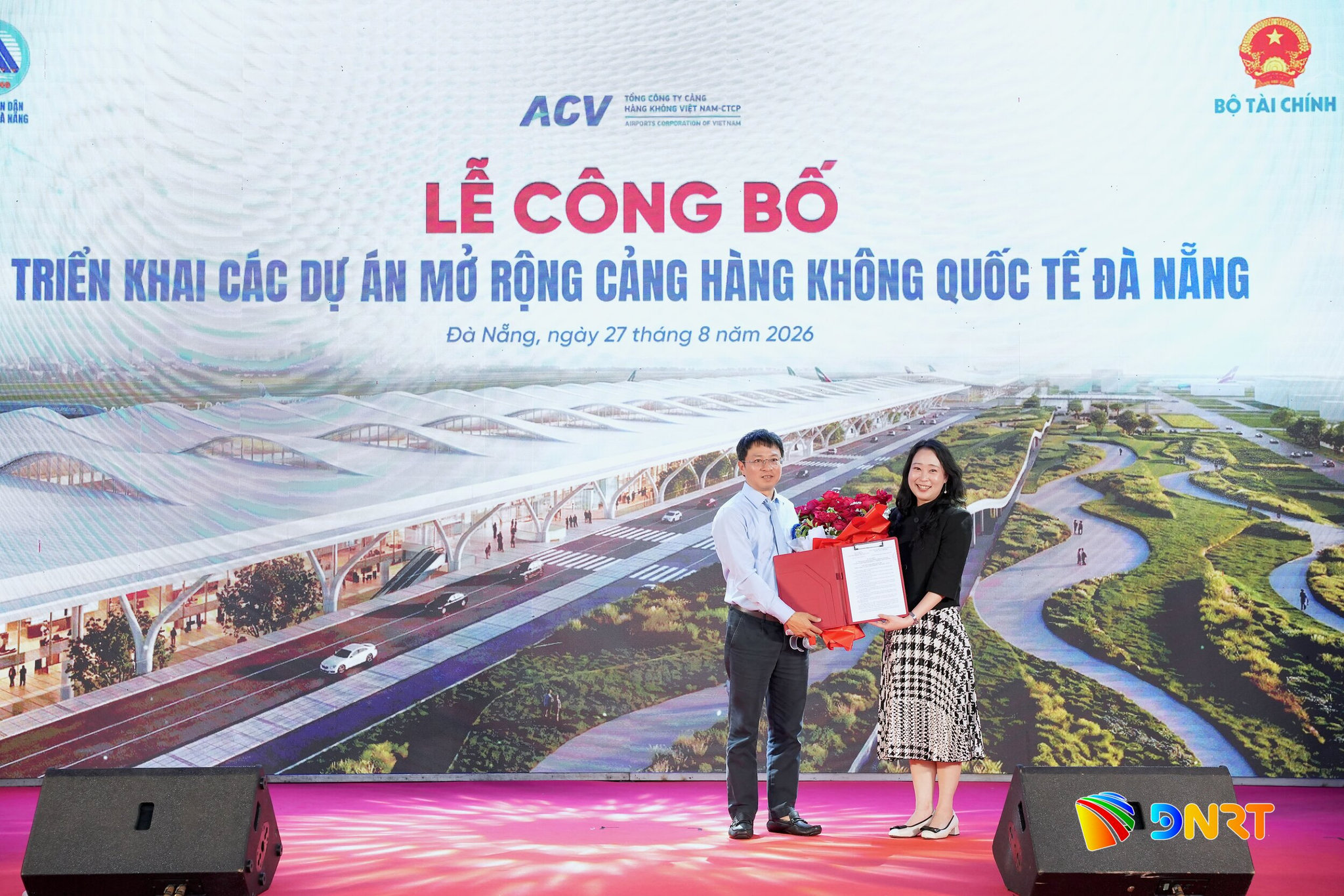 Nang cap cang hang khong T1 2 1787884297