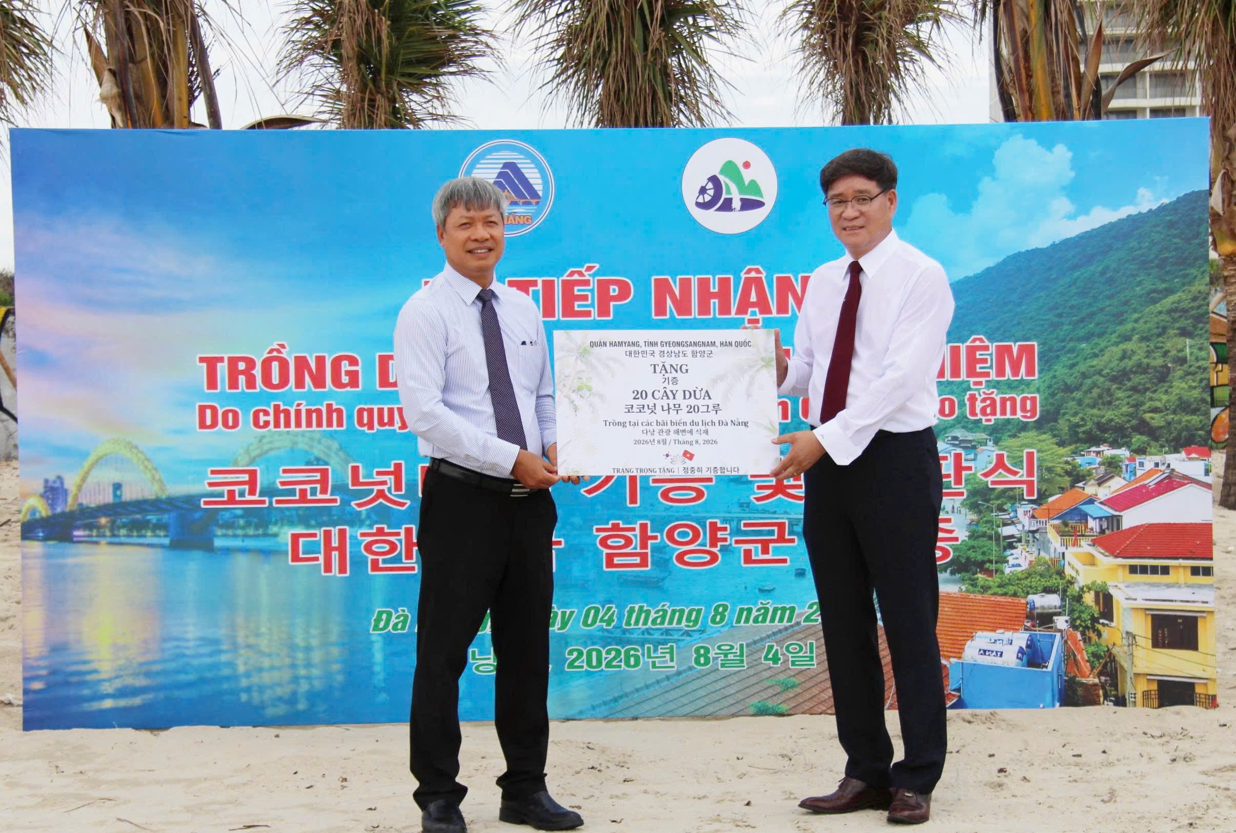 Tiep nhan 20 cay dua do quan Hamyang trao tang 1785897872