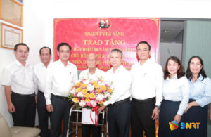 Trao huy hieu dang 9-2-2026_4