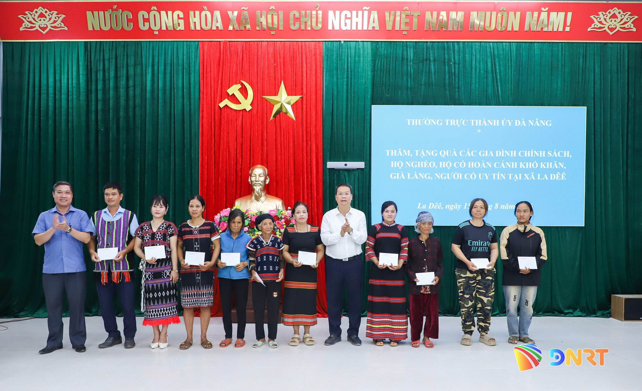 Trao qua cho ho ngheo xa La Ee 15 08 2026 5 1786939232
