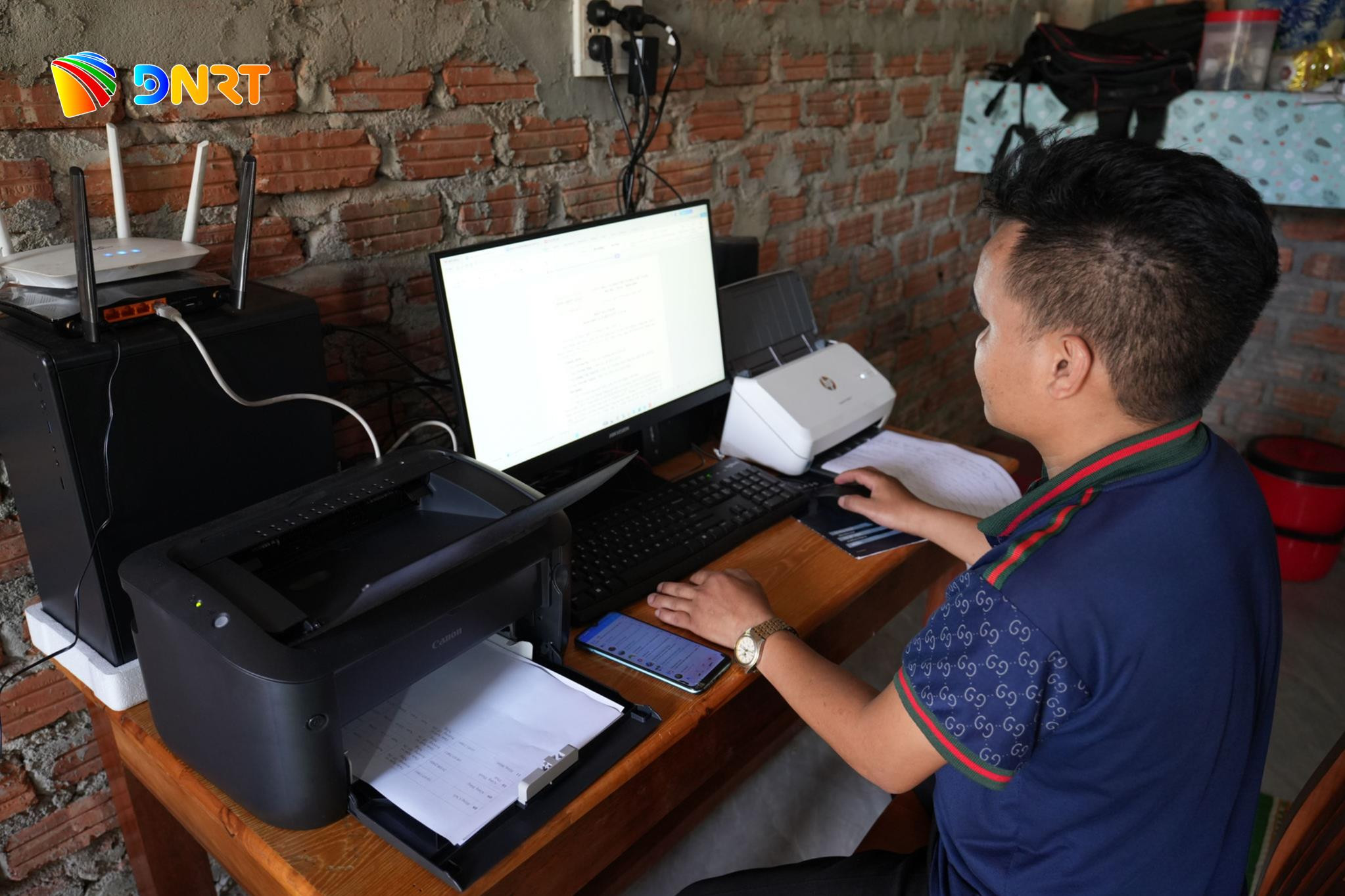 nho dau tu dong bo anh zo ram map bi thu chi bo thon apat xa avuong da su dung thanh thao su dung thiet bi cong nghe thong tin phuc vu cong viec tai thon1 1786949577